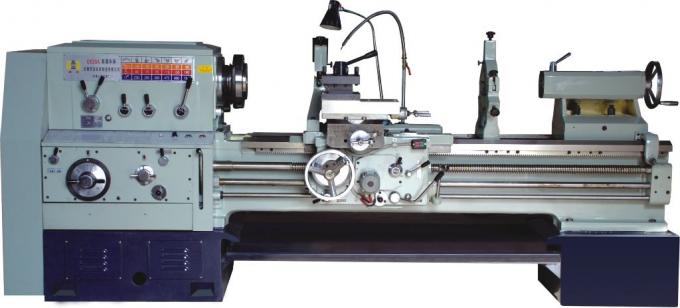 0640A小さい旋盤機械、耐久CNCのコントローラーが付いている小型旋盤機械